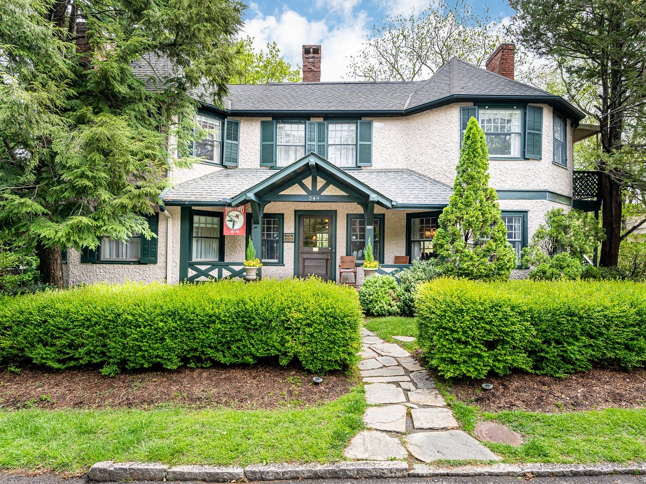 Featured Inn Pinecrest Bed & Breakfast The Asheville Bed & Breakfast