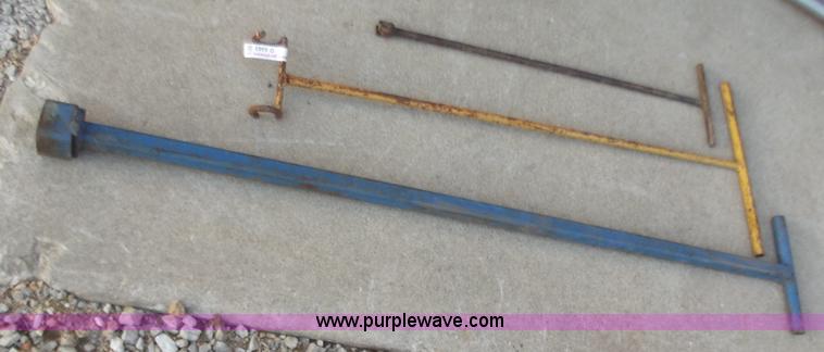 (3) water valve shutoff tools in Jefferson City, MO Item D9383 sold