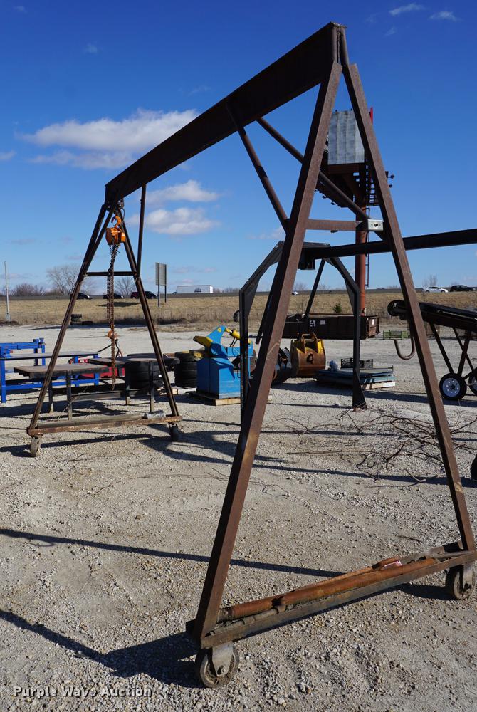 A frame hoist in Olathe, KS Item DN9307 sold Purple Wave