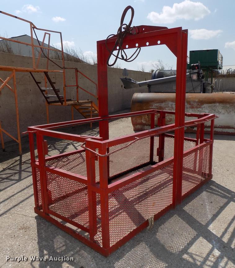 Crane basket in Kearney, NE Item DZ9546 sold Purple Wave