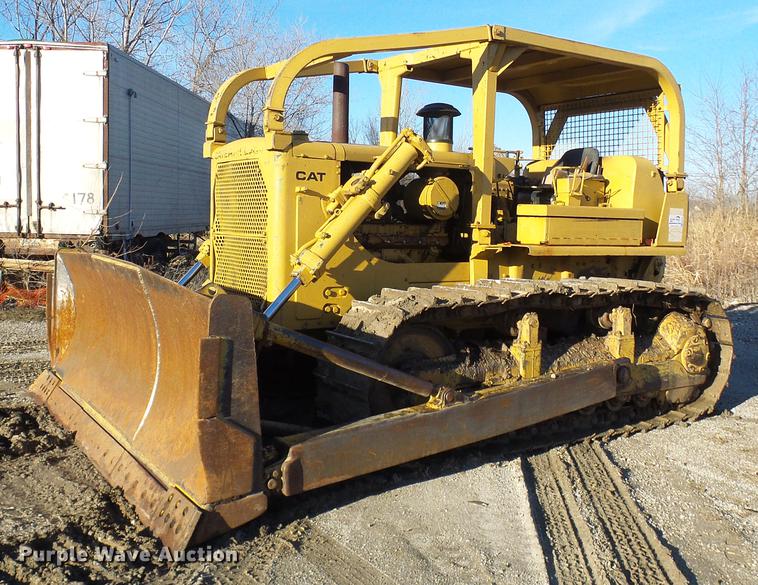 Caterpillar D7F dozer in Columbia, MO Item DB2104 sold Purple Wave