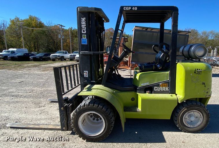 Clark CGP40 forklift in Lebanon, MO Item HA9702 sold Purple Wave