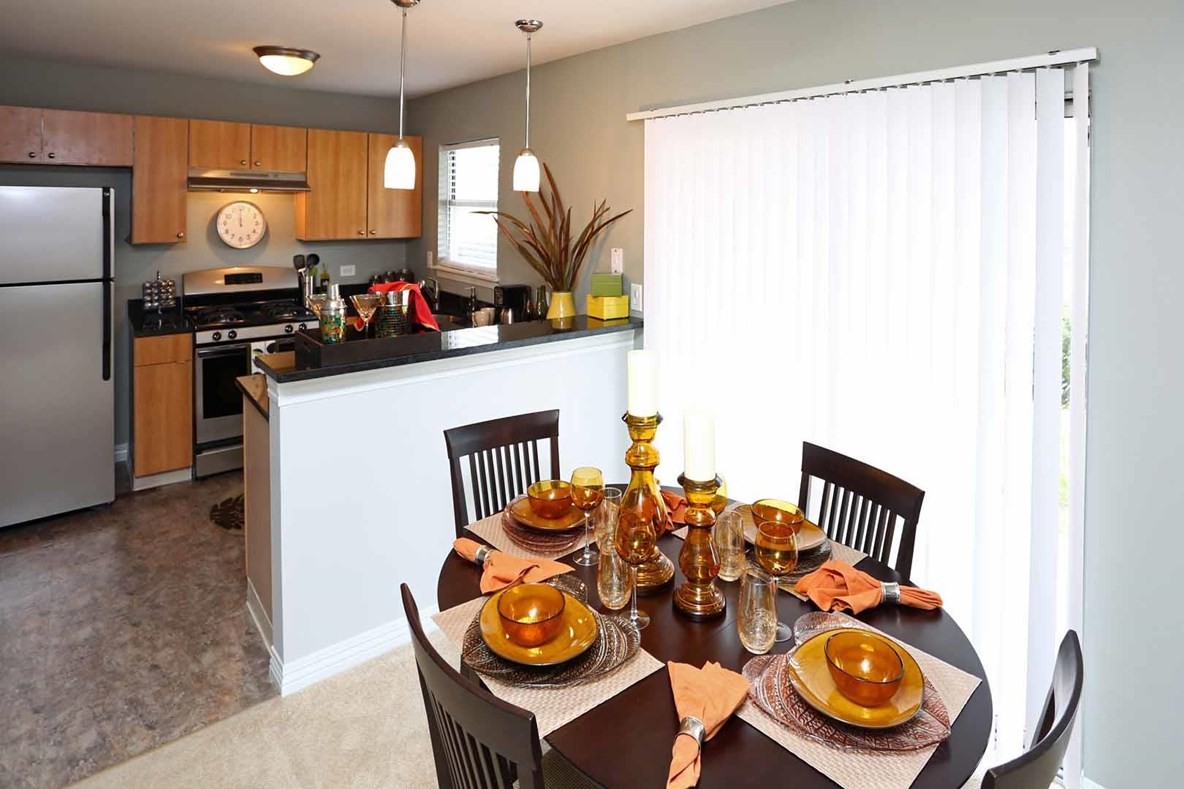 Skyridge Club Apartments, Crystal Lake (see pics & AVAIL)