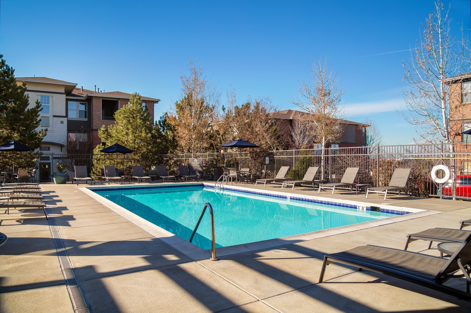 Bristol Village, Aurora (see pics & AVAIL)