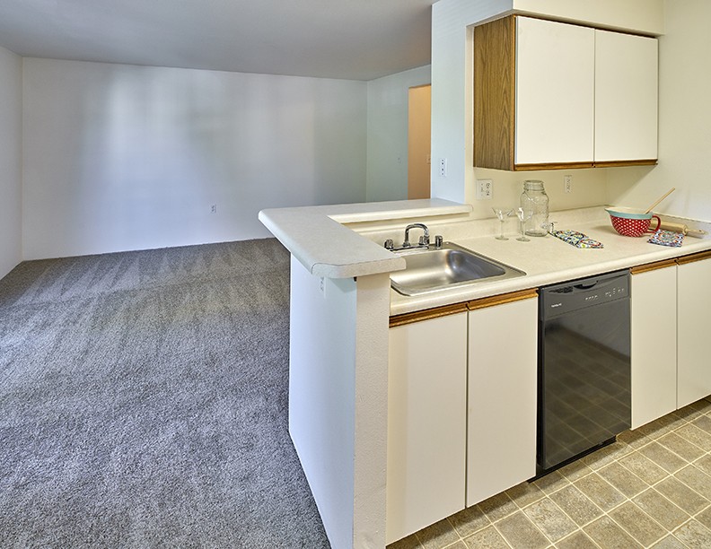 Atlas Apartments, Port Orchard (see pics & AVAIL)