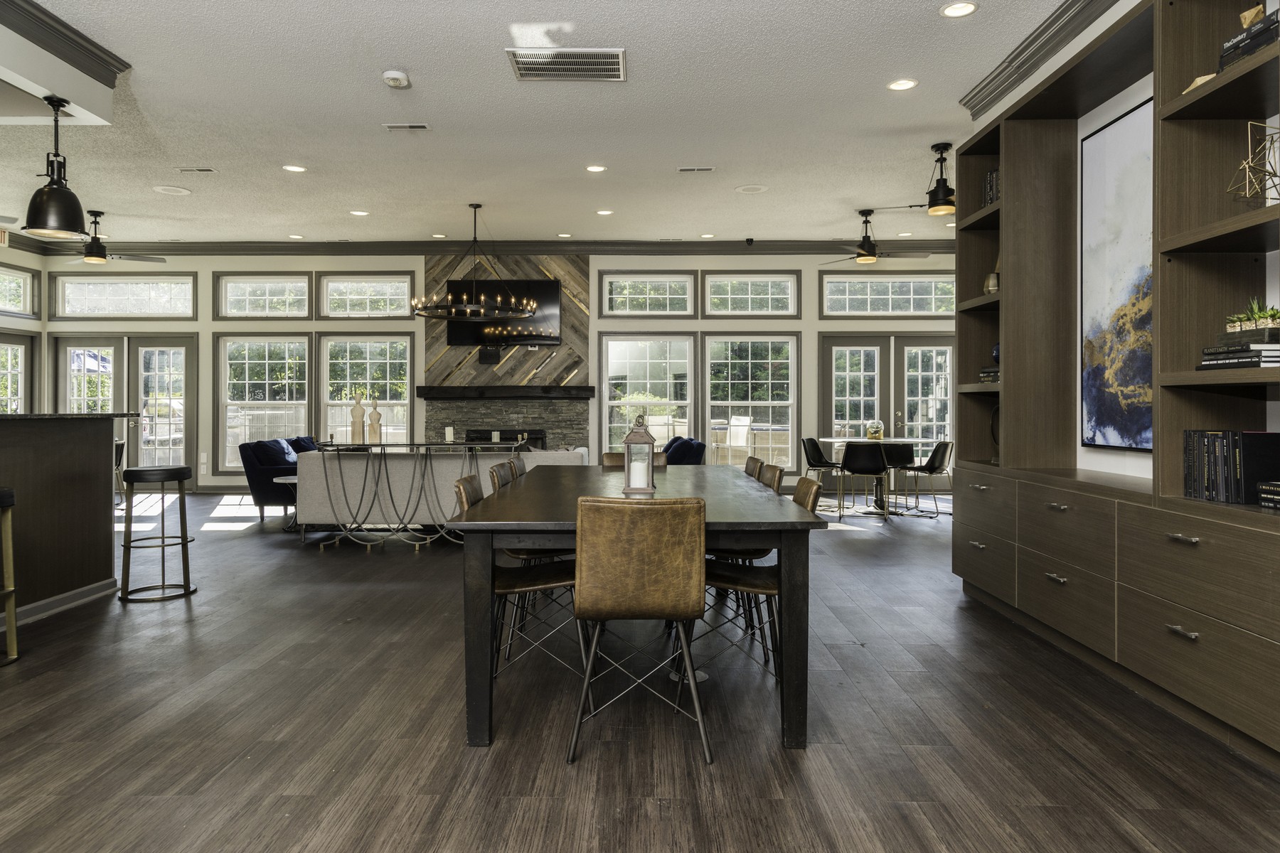 Fairlane Woods Apartments, Dearborn (see photos and availability)