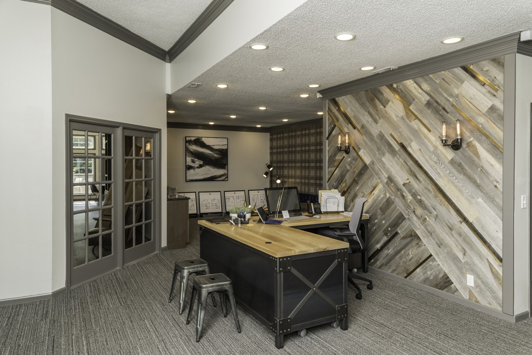 Fairlane Woods Apartments, Dearborn (see photos and availability)
