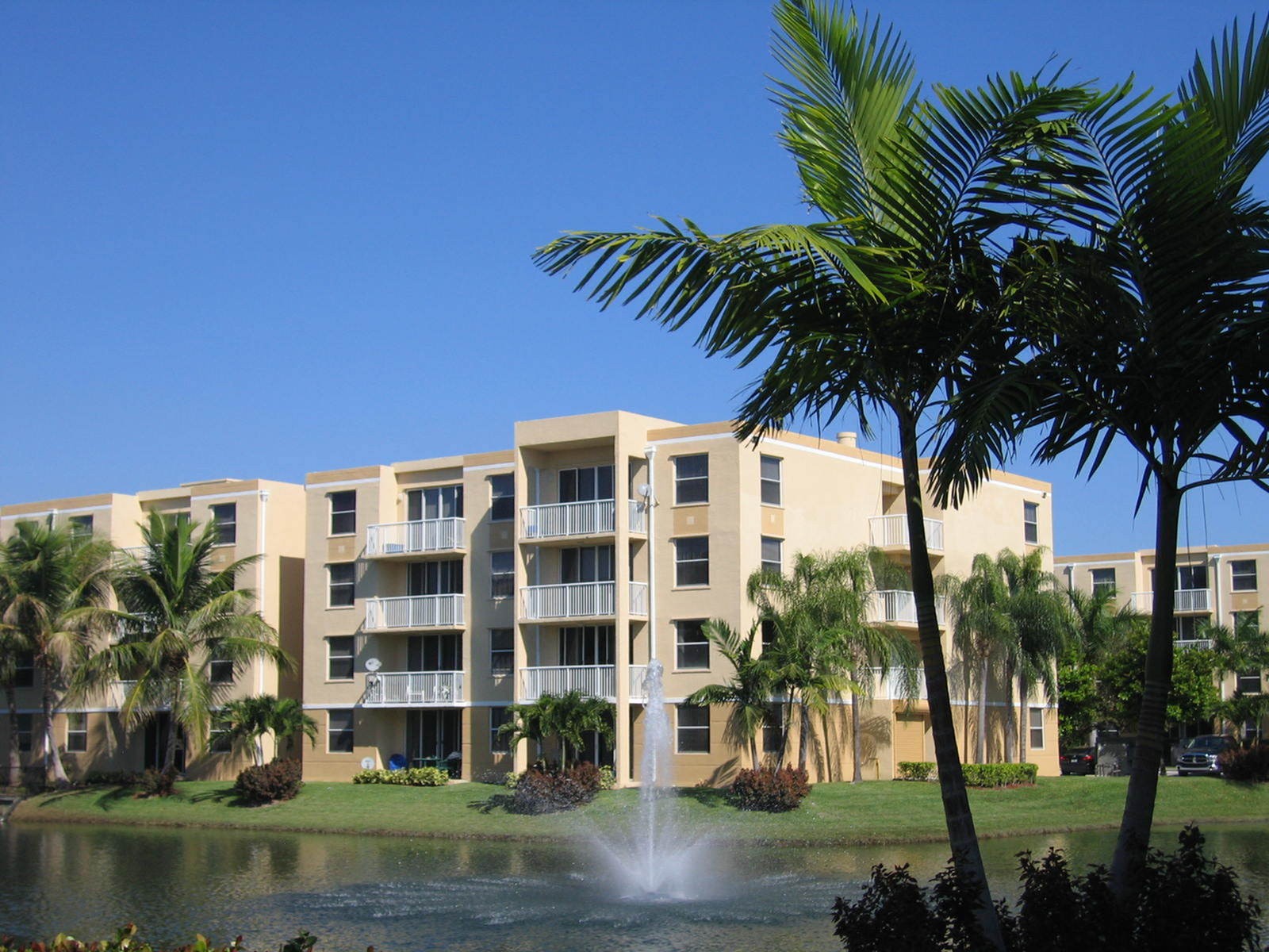 Sheridan Lake Club Apartments, Dania Beach (see pics & AVAIL)