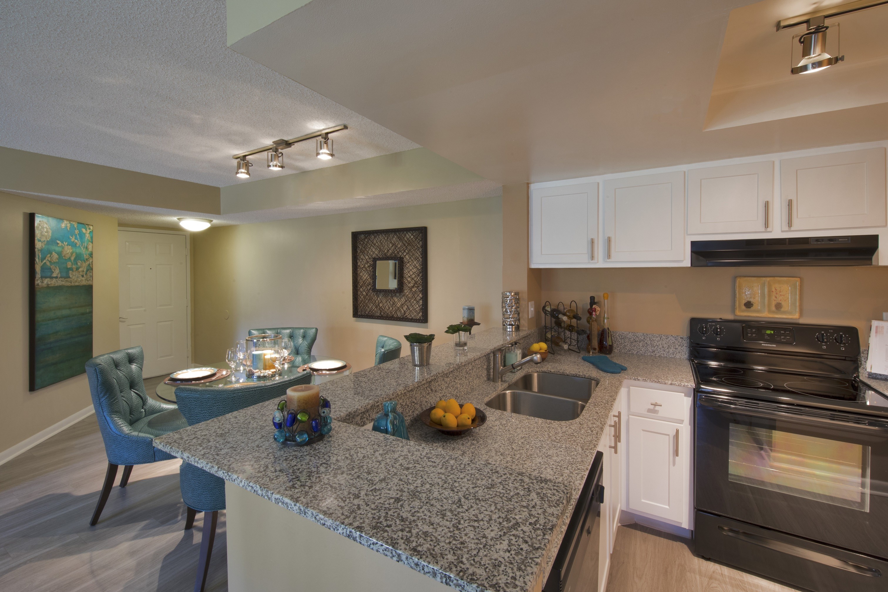 Cascades at the Hammocks, Miami (see pics & AVAIL)