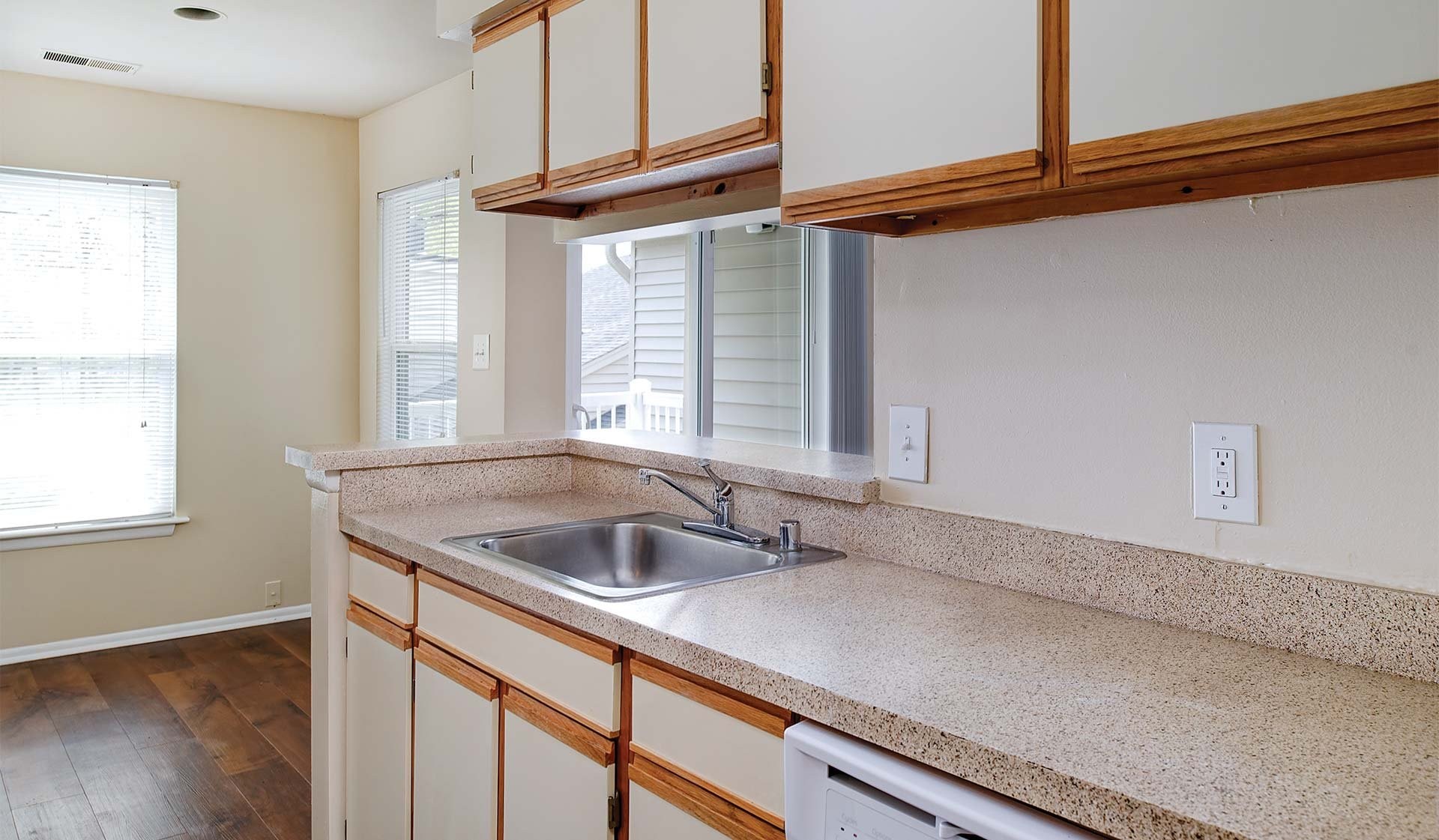 Hunt Club Apartments, Gaithersburg (see pics & AVAIL)