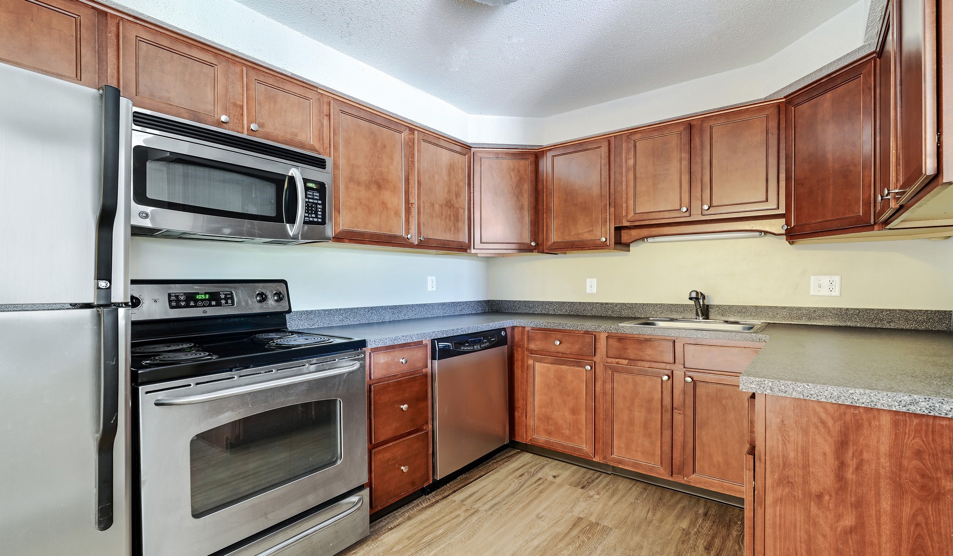 Royal Crest Warwick Apartment Homes Apartments For Rent In Warwick, Ri zirahuskitwo