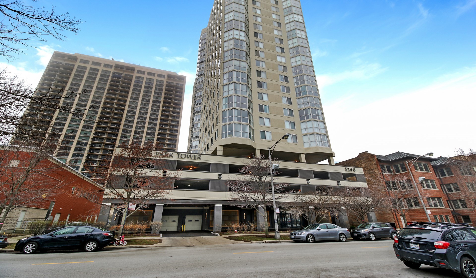 Hyde Park Tower Apartments, Chicago (see pics & AVAIL)