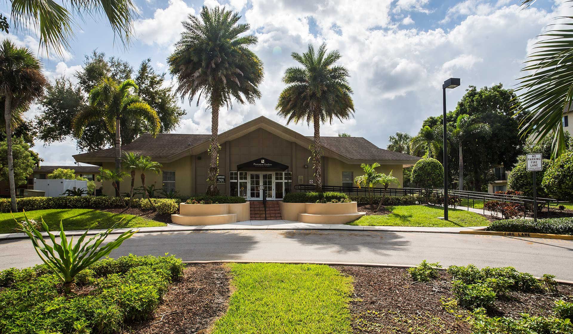 Plantation Gardens, Plantation (see pics & AVAIL)