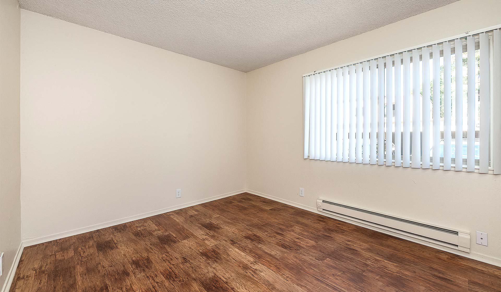 Scotchallow Apartment Homes, San Mateo (see reviews, photos and availability)