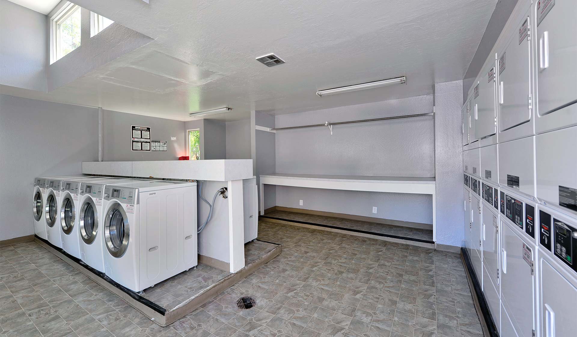 Scotchallow Apartment Homes, San Mateo (see reviews, photos and availability)