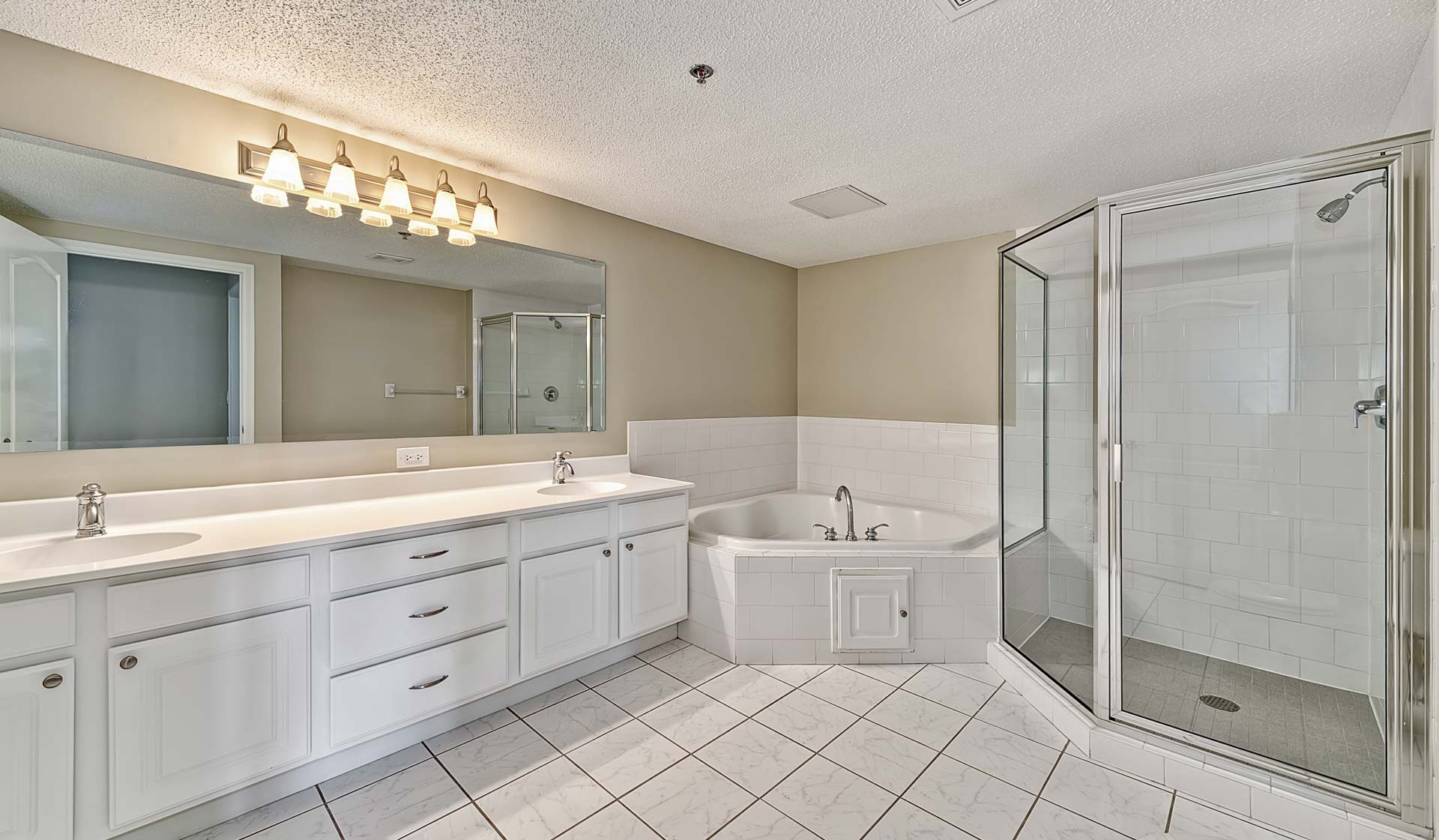 Calhoun Beach Club Apartments, Minneapolis (see pics & AVAIL)
