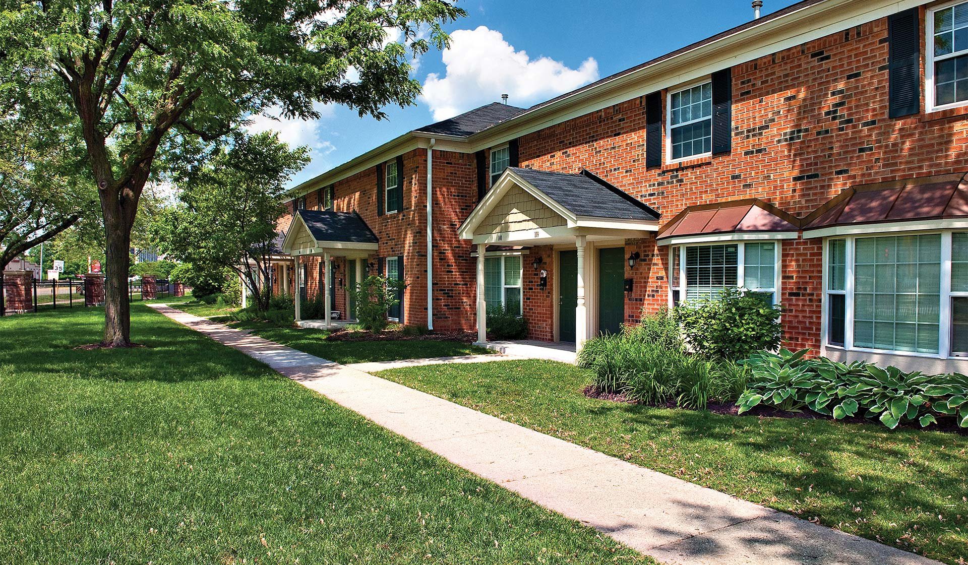 Willow Bend Apartments, Rolling Meadows (see pics & AVAIL)