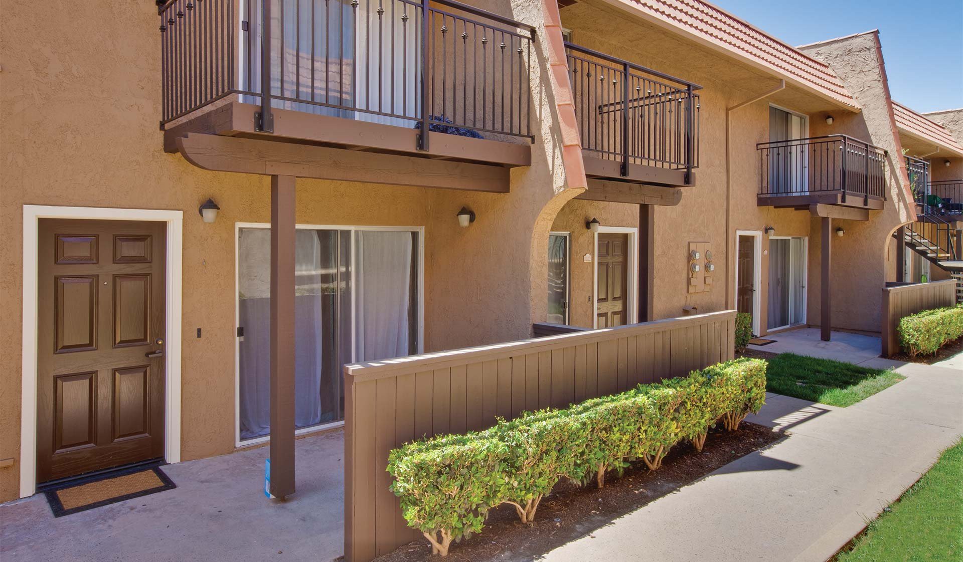 Rosewood Apartments, Camarillo (see pics & AVAIL)
