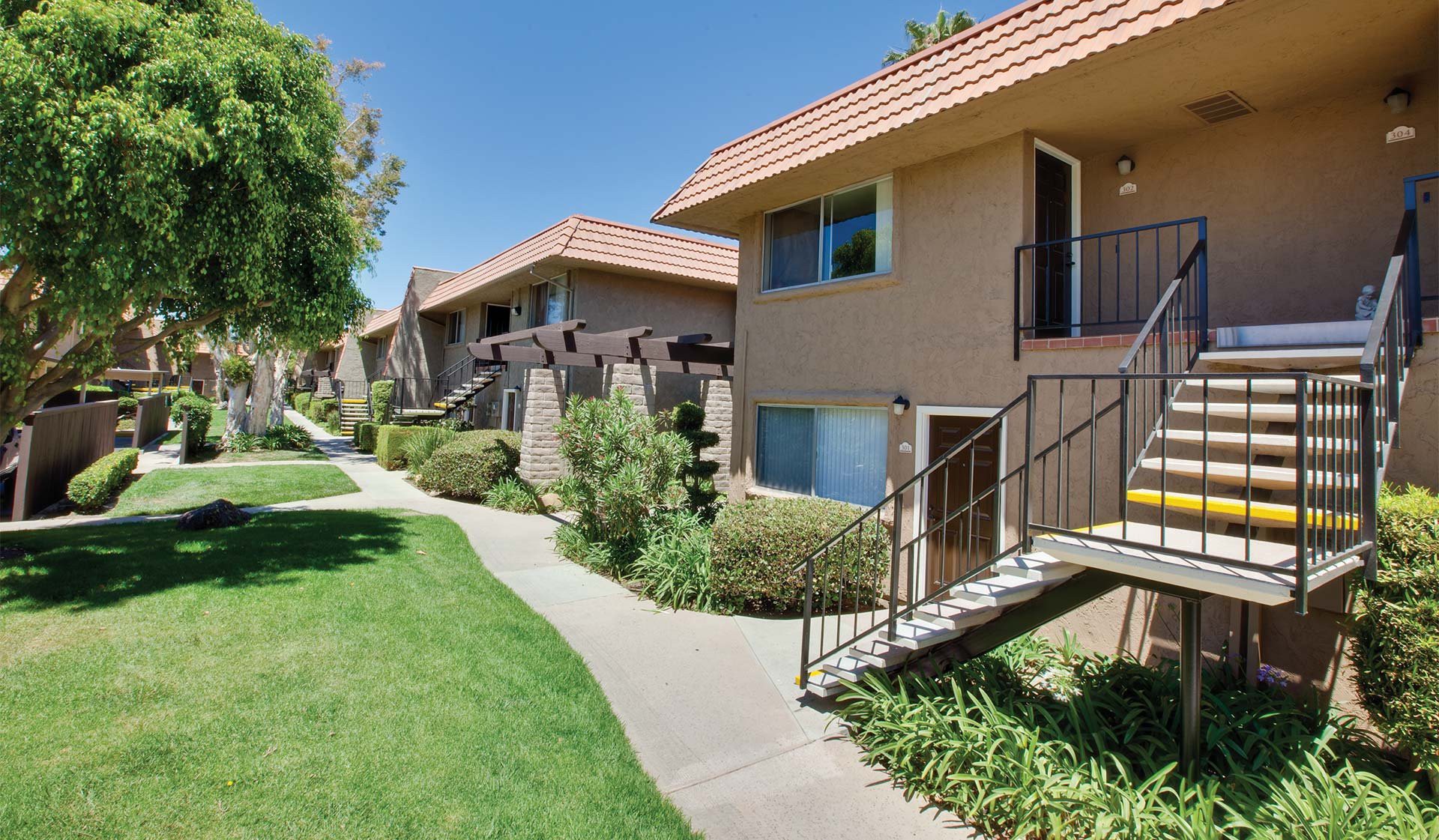 Rosewood Apartments, Camarillo (see pics & AVAIL)