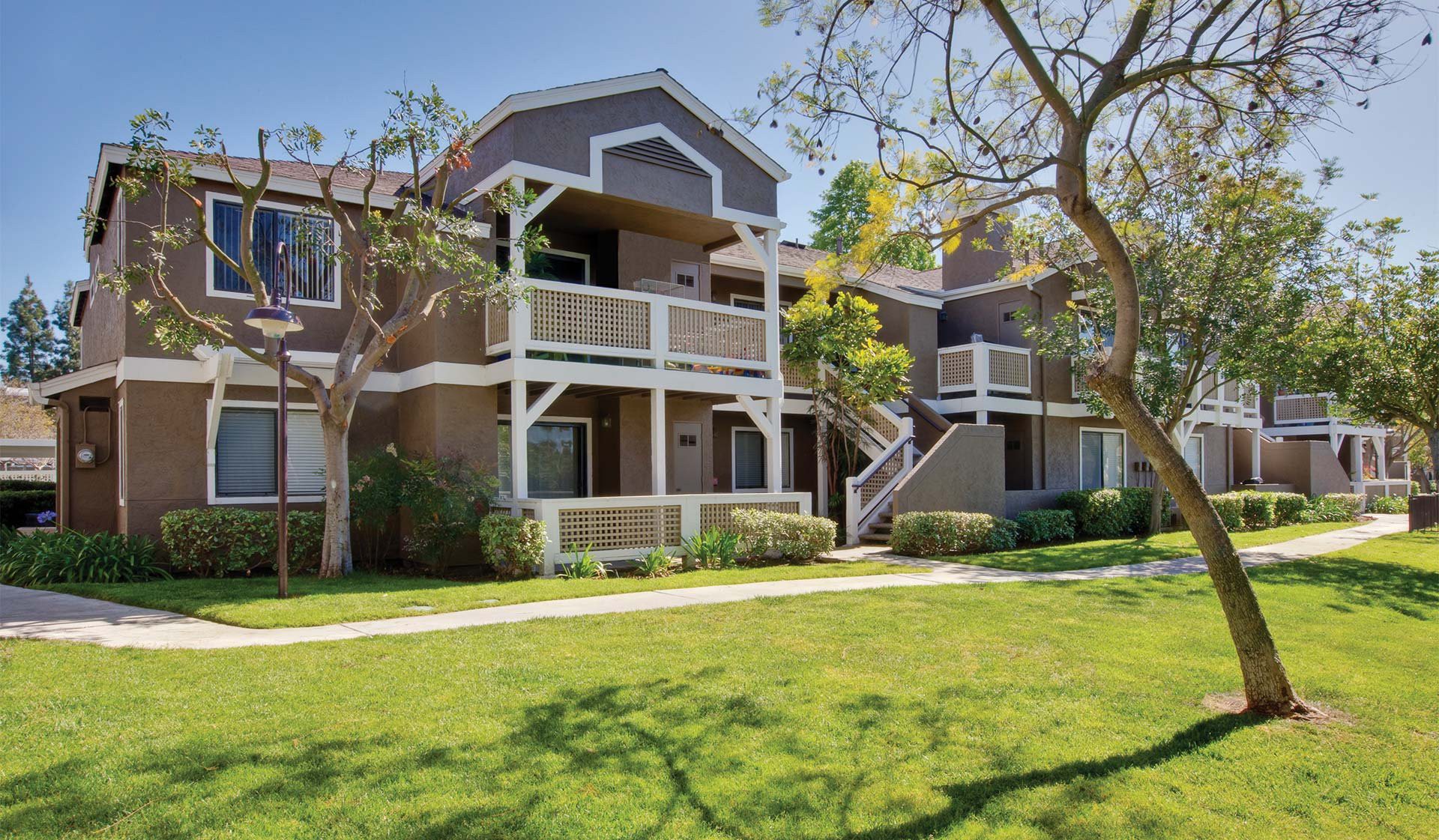 Island Club Apartments, Oceanside (see pics & AVAIL)
