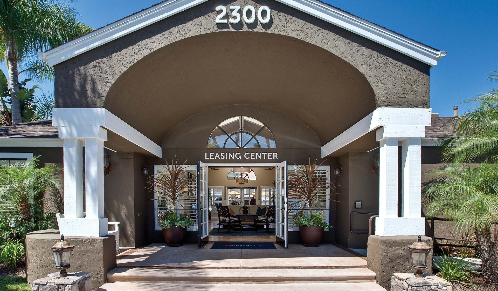Island Club Apartments, Oceanside (see pics & AVAIL)