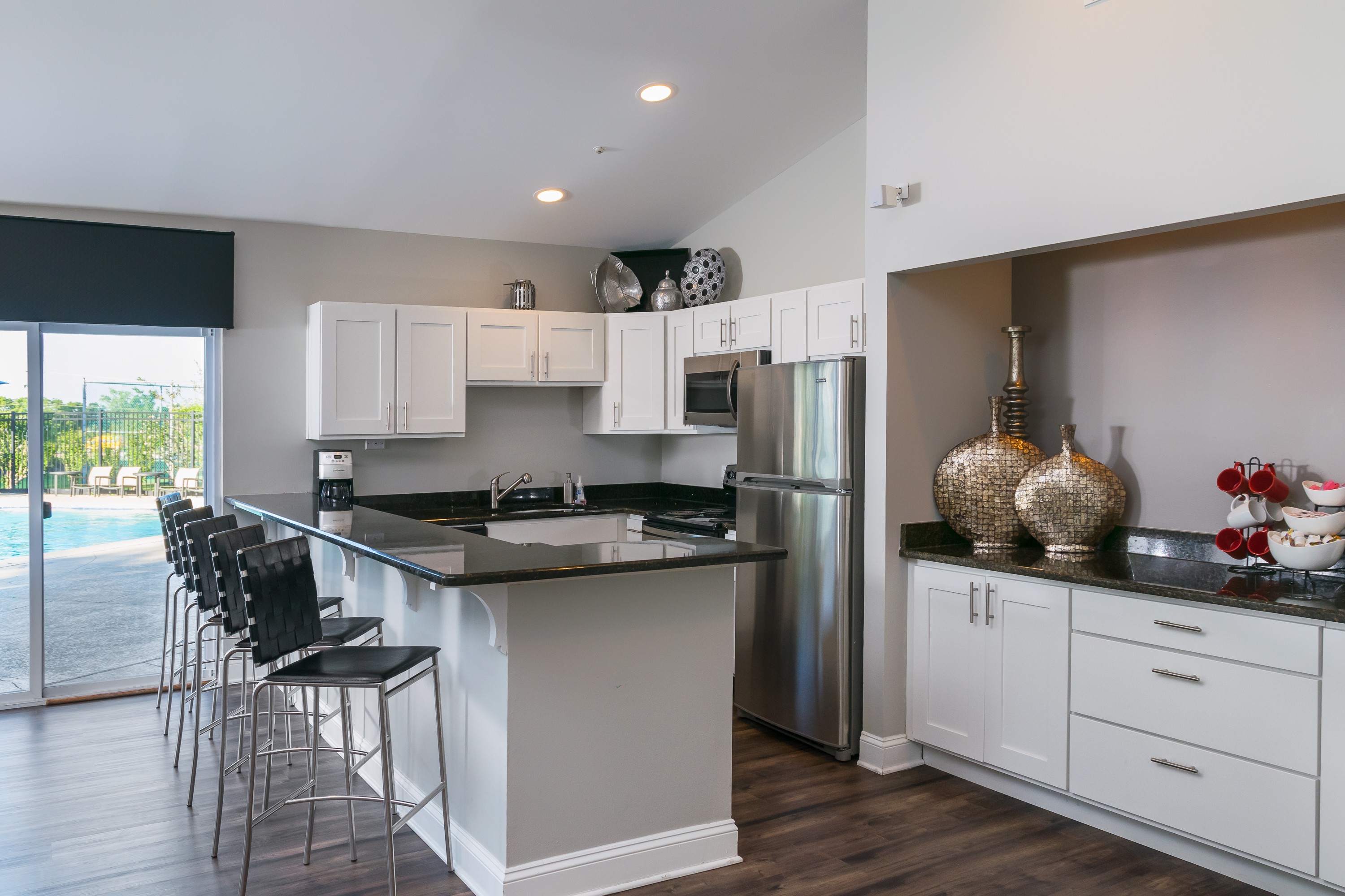 Skyridge Club Apartments, Crystal Lake (see pics & AVAIL)