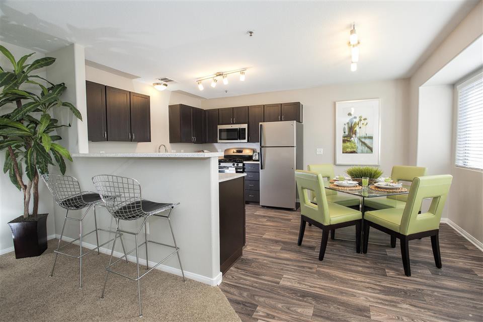Bella Vista Apartments, Elk Grove (see reviews, pics & AVAIL)