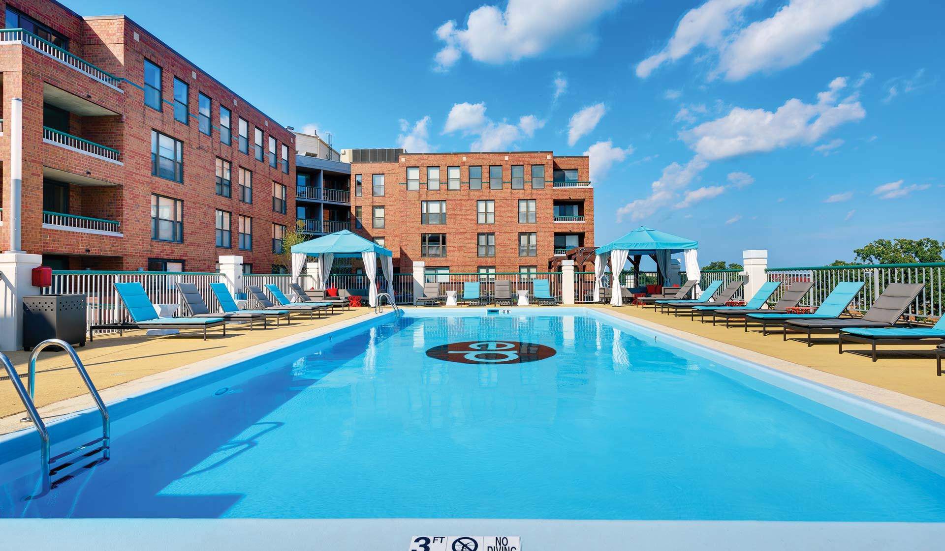 Evanston Place Apartments, Chicago (see pics & AVAIL)