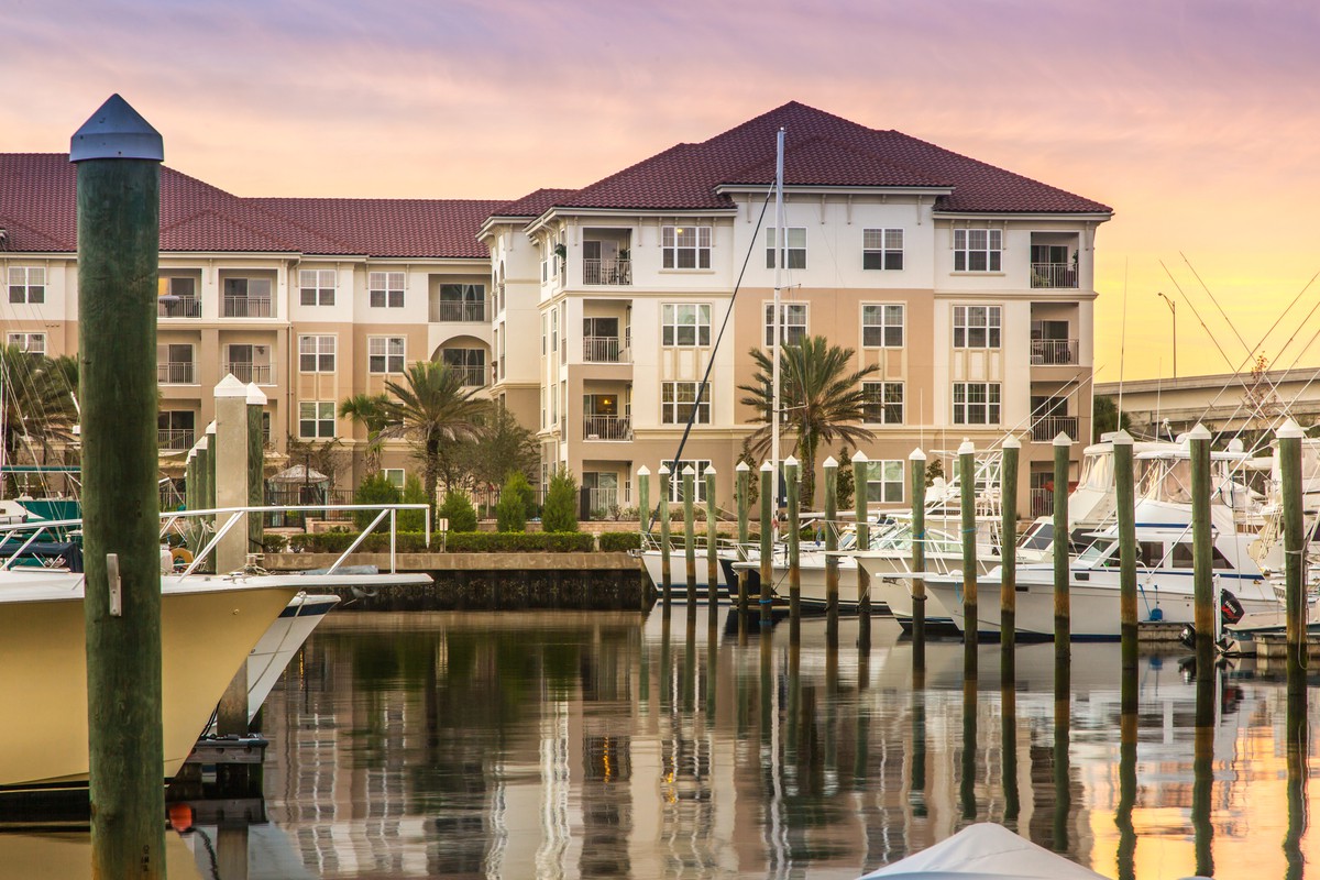 Views at Harbortown, Jacksonville (see pics & AVAIL)