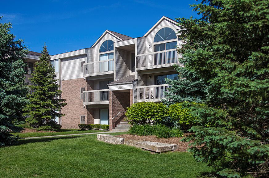 Prentiss Pointe Apartments, Harrison Township (see photos and available)