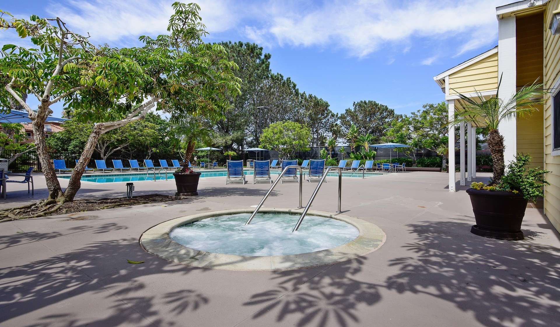 Mariners Cove Apartments, San Diego (see pics & AVAIL)