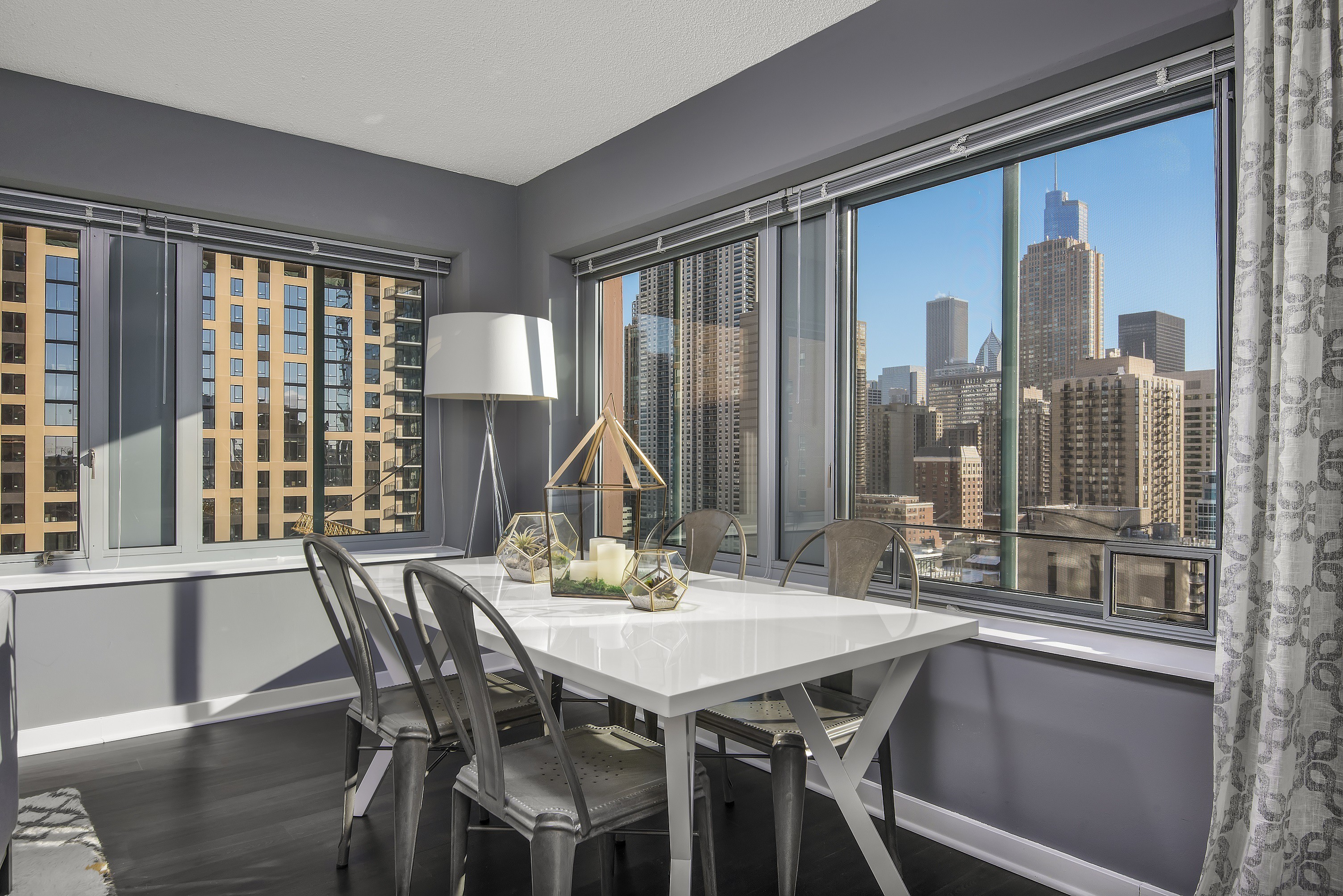 Chestnut Tower, Chicago (see pics & AVAIL)