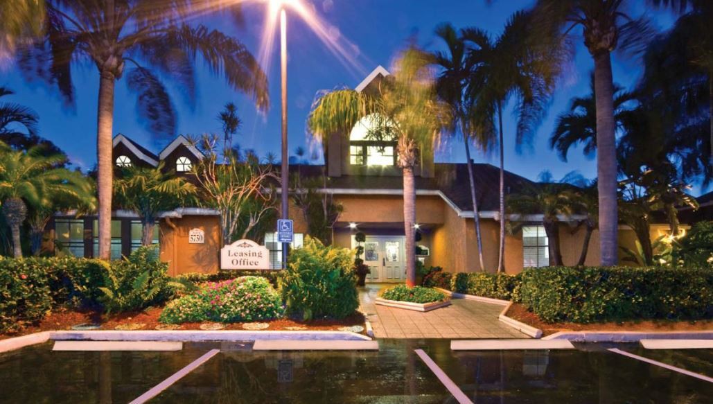 Lakes of Margate Apartments, Margate (see pics & AVAIL)