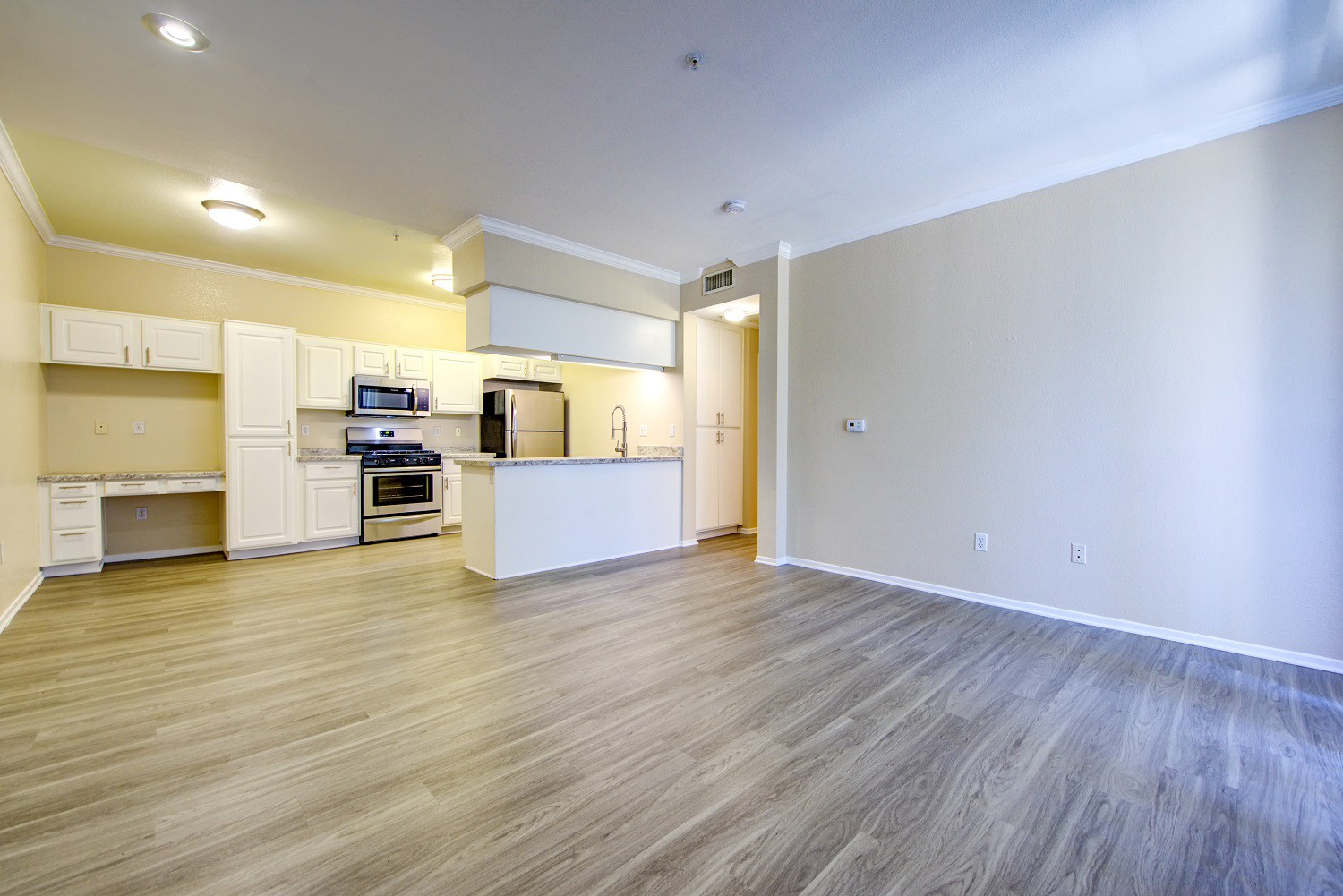 Estancia Apartment Homes, Riverside (see pics & AVAIL)