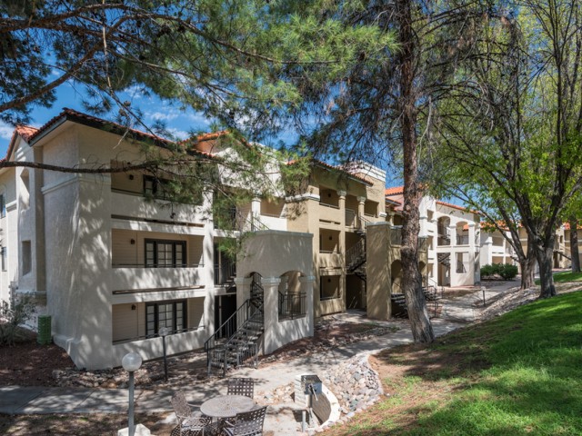Hilands Apartment Homes, Tucson (see pics & AVAIL)
