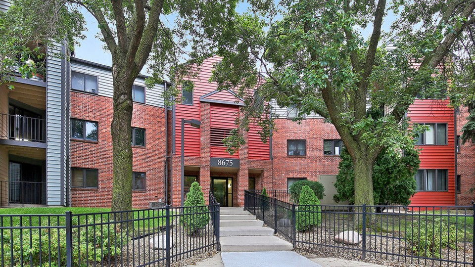 Arrive, Eden Prairie (see pics & AVAIL)