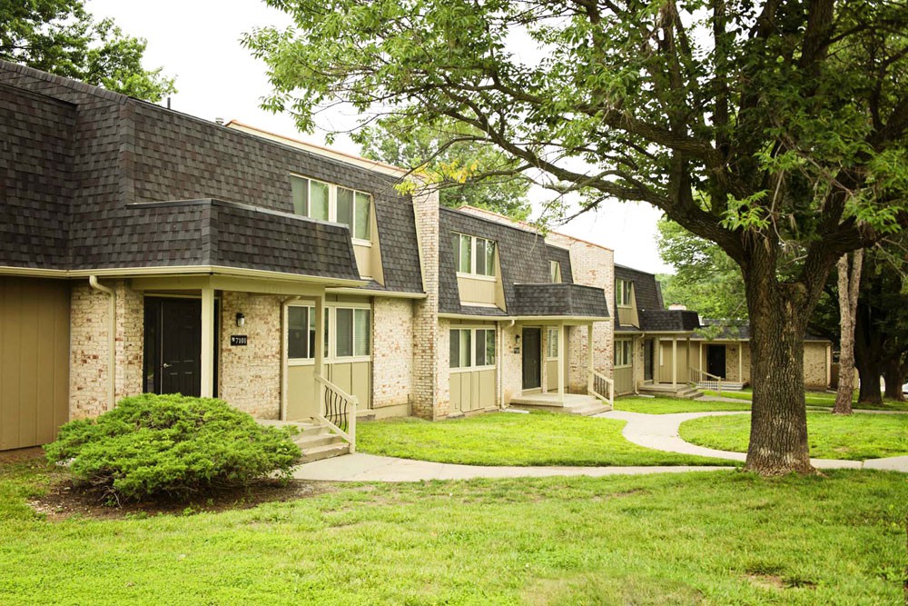 The Oaks at Prairie View, Kansas City (see pics & AVAIL)