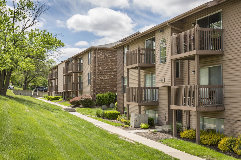 The Retreat at Mill Creek, Lenexa (see pics & AVAIL)