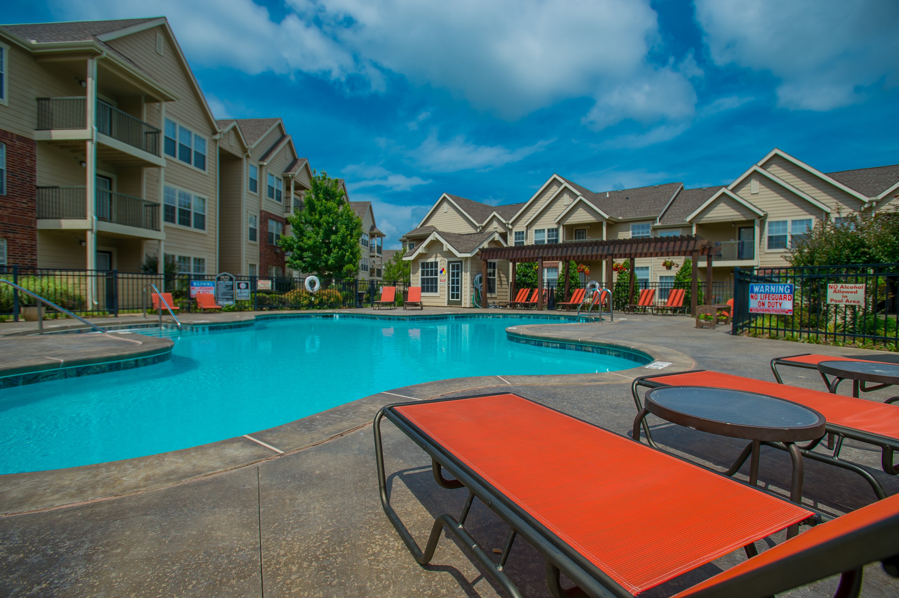 Nickel Creek Apts, Tulsa (see pics & AVAIL)