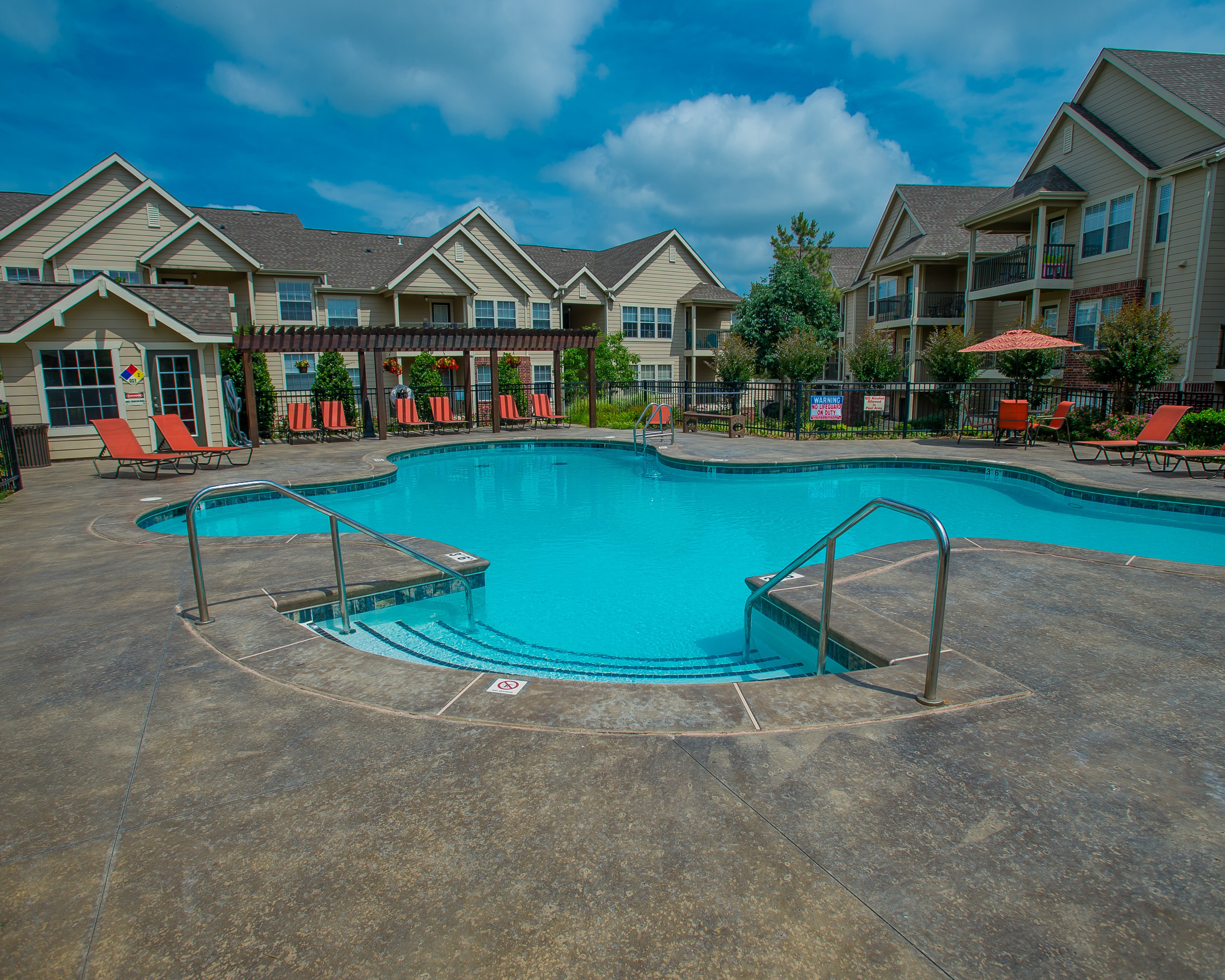 Nickel Creek Apts, Tulsa (see pics & AVAIL)