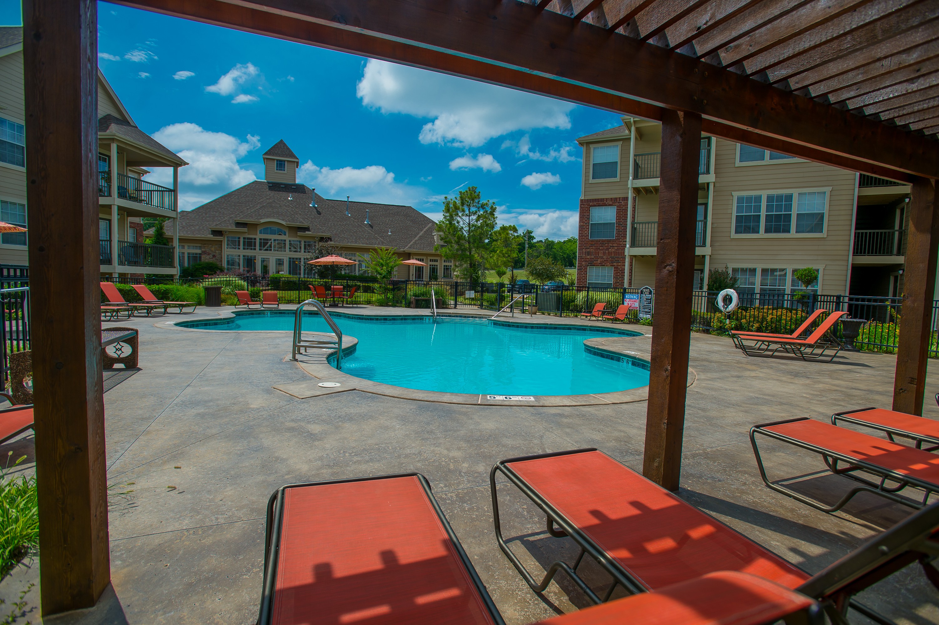 Nickel Creek Apts, Tulsa (see pics & AVAIL)