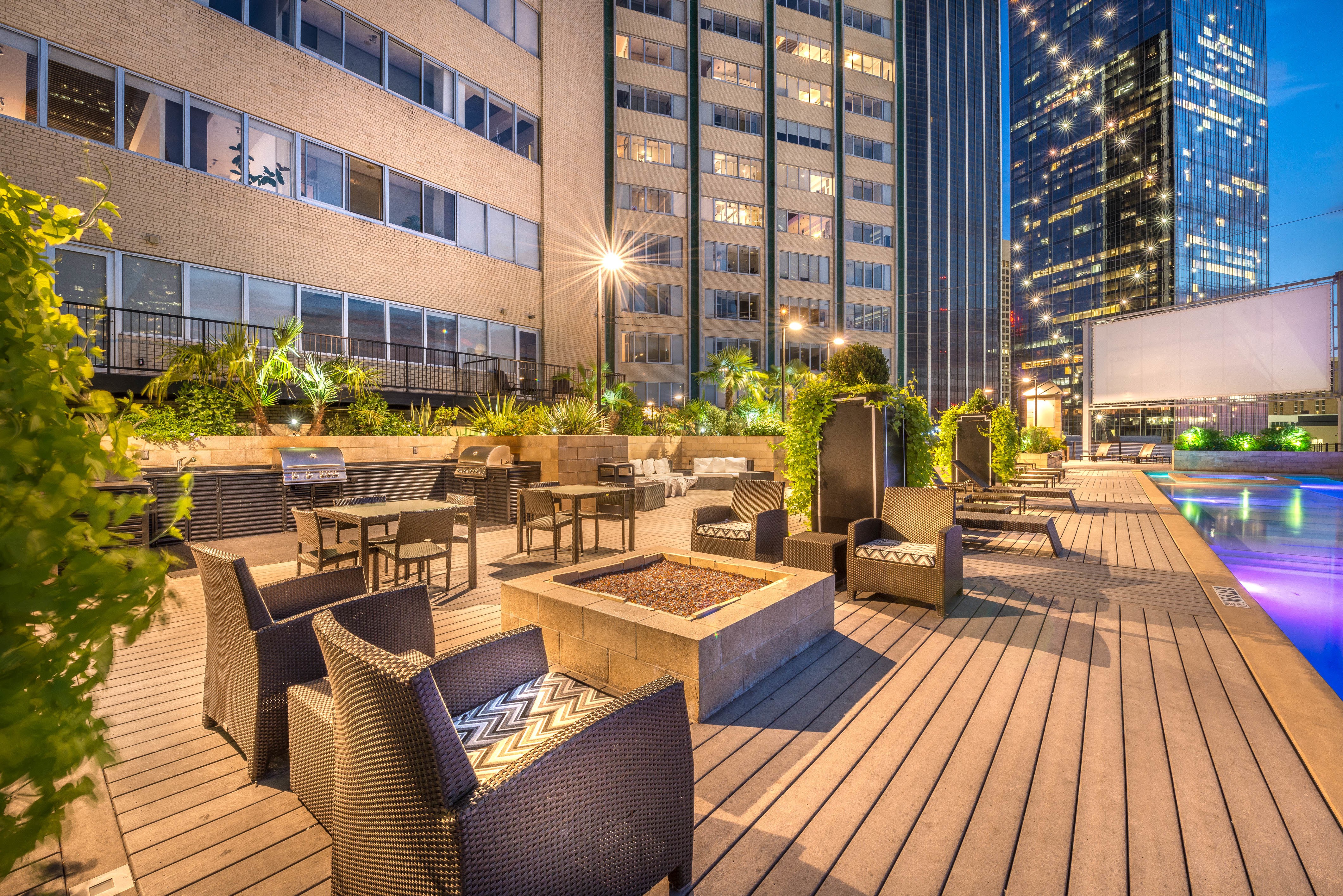 Mosaic Apartments, Dallas (see photos and availability)