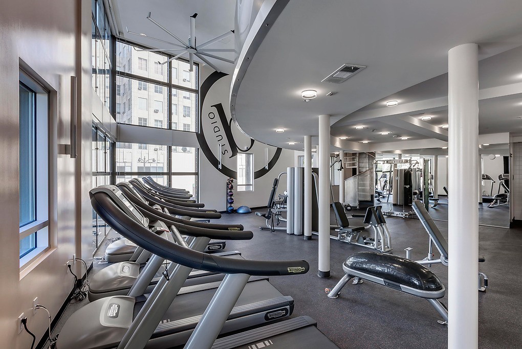 Wilshire La Brea, Los Angeles (see pics & AVAIL)