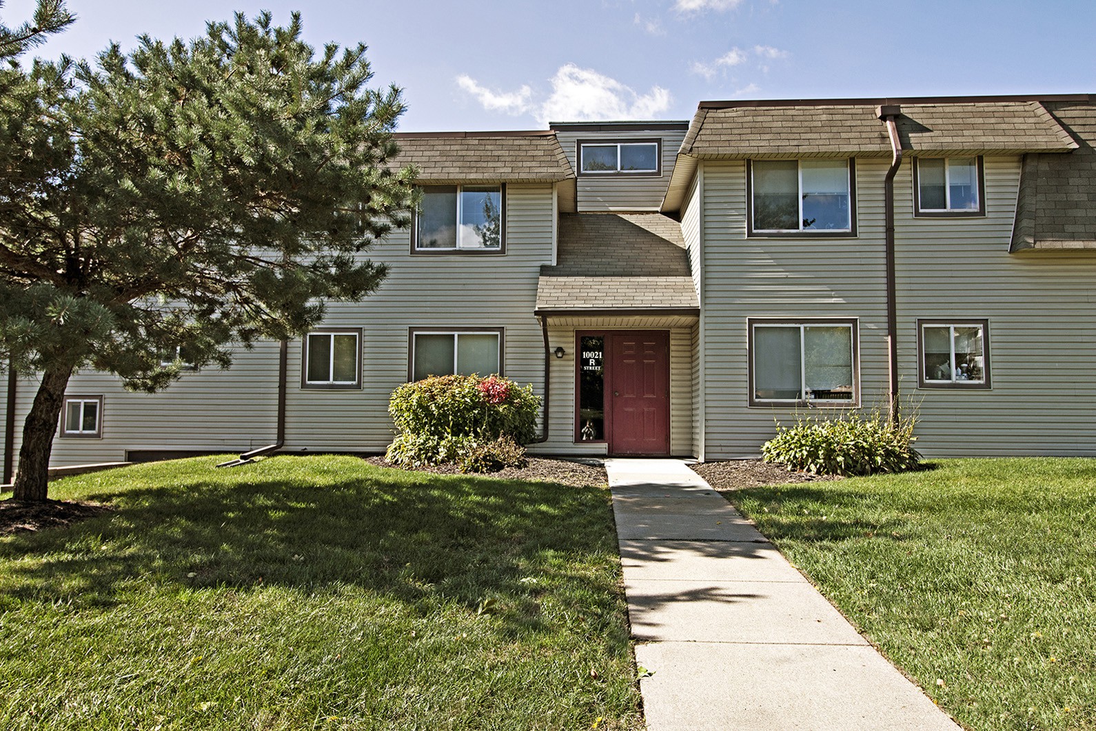 Fairway Apartments, Omaha (see pics & AVAIL)