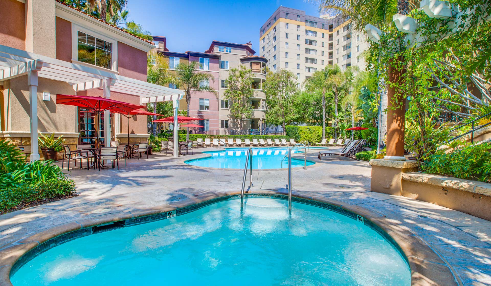 Villas at Park La Brea Apartments, Los Angeles (see pics & AVAIL)