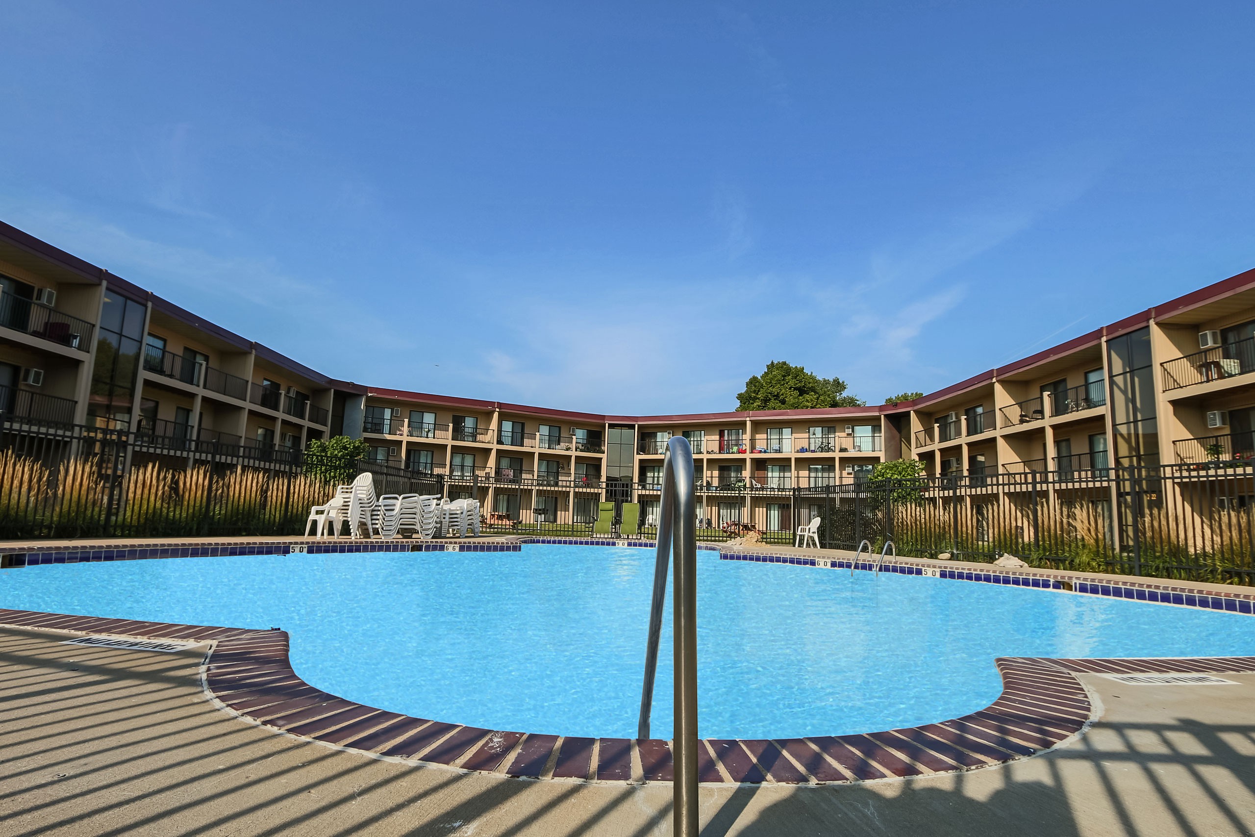 Courtyard, St. Louis Park (see pics & AVAIL)