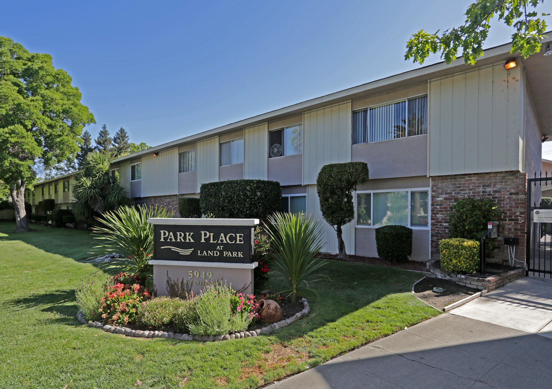 Park Place at Land Park, Sacramento (see pics & AVAIL)