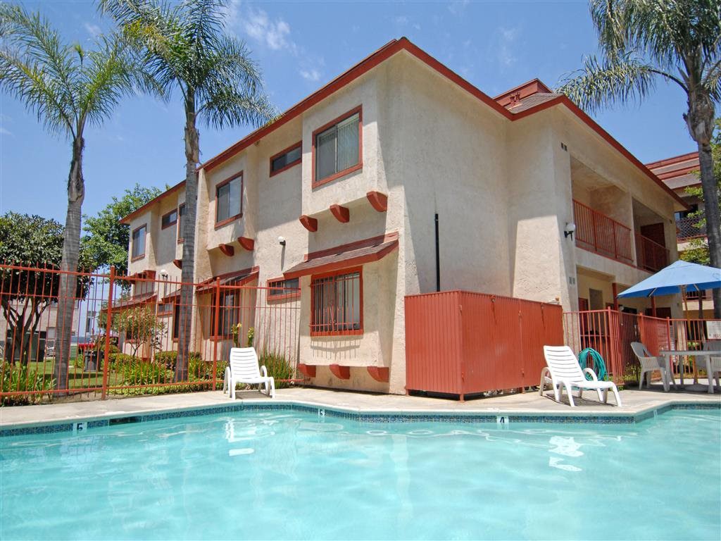 Fashion Hills Terrace, San Diego (see pics & AVAIL)