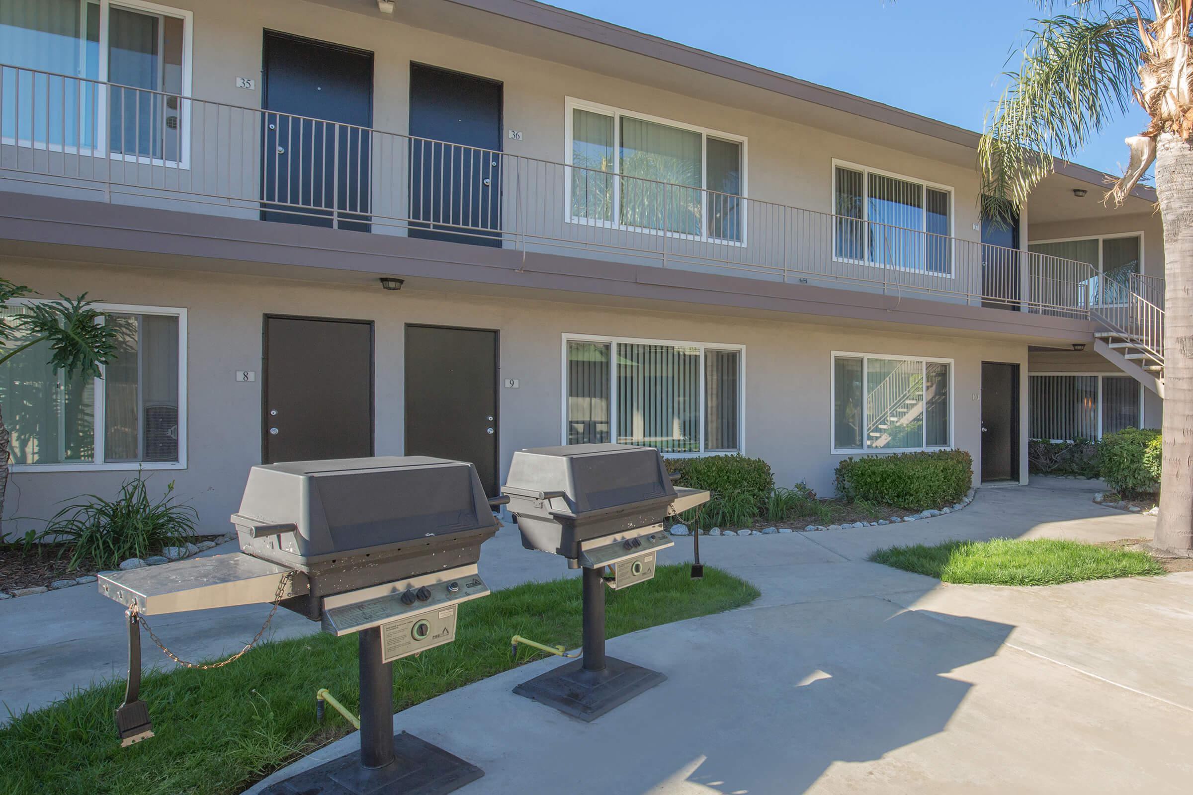 Playa Mediterranean Apartment Homes, Huntington Beach (see pics & AVAIL)