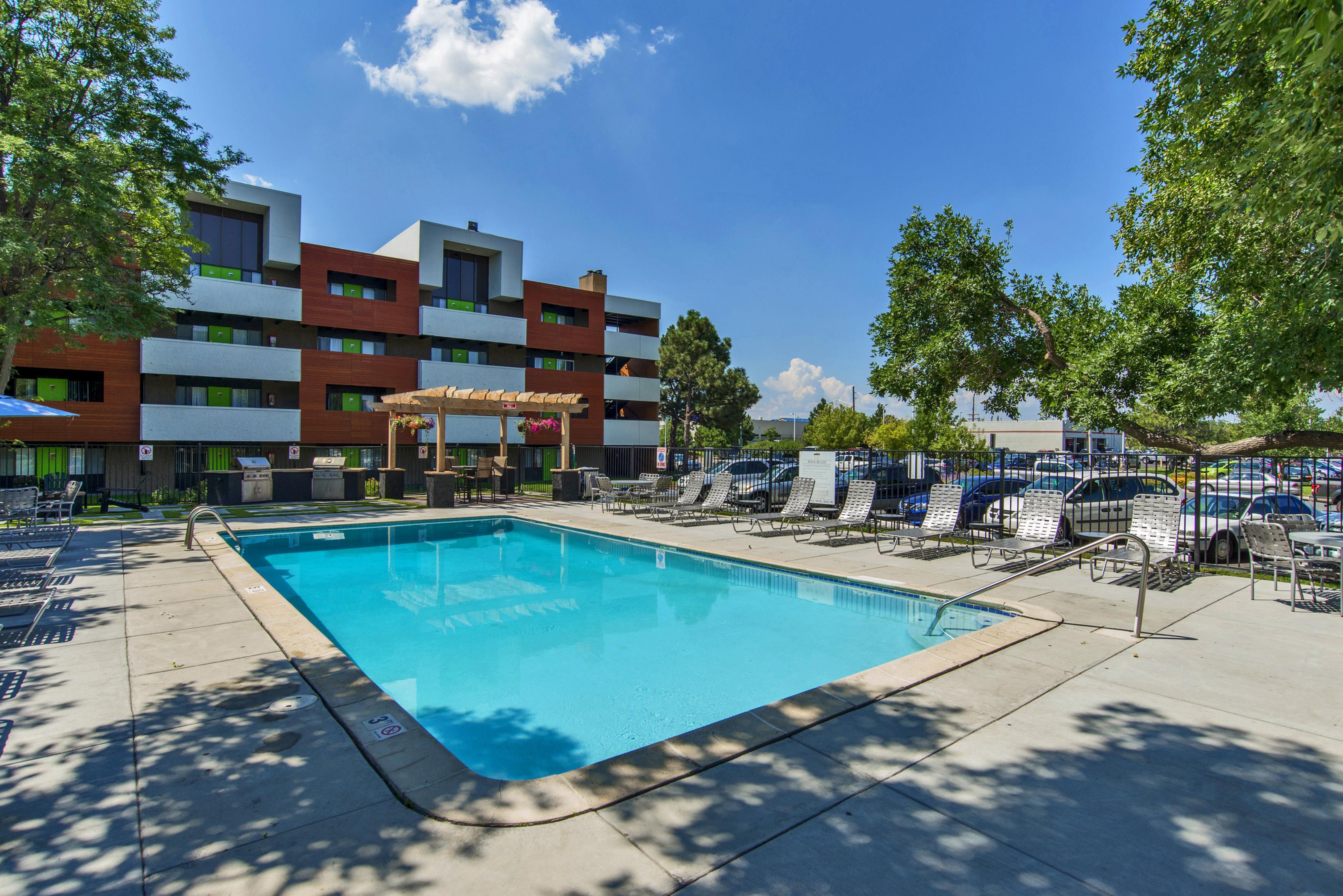 Skyline View, Aurora (see pics & AVAIL)